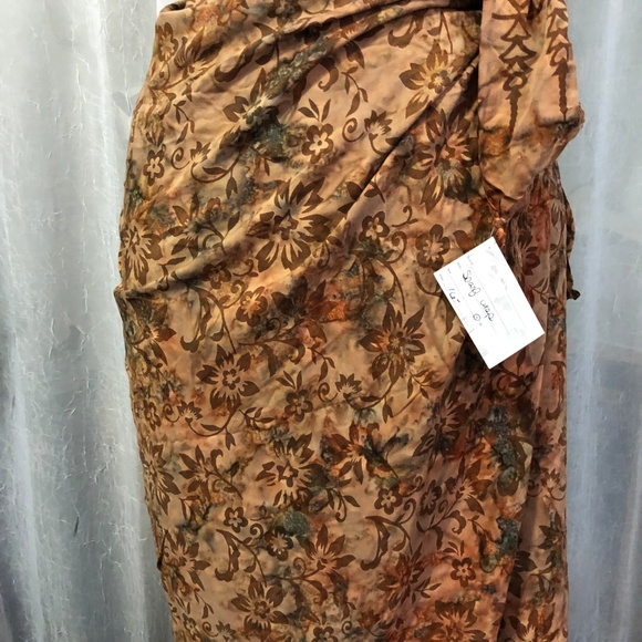 Women's Rust Tie Dye Floral Print Scarf / Wrap - Picture 2 of 3